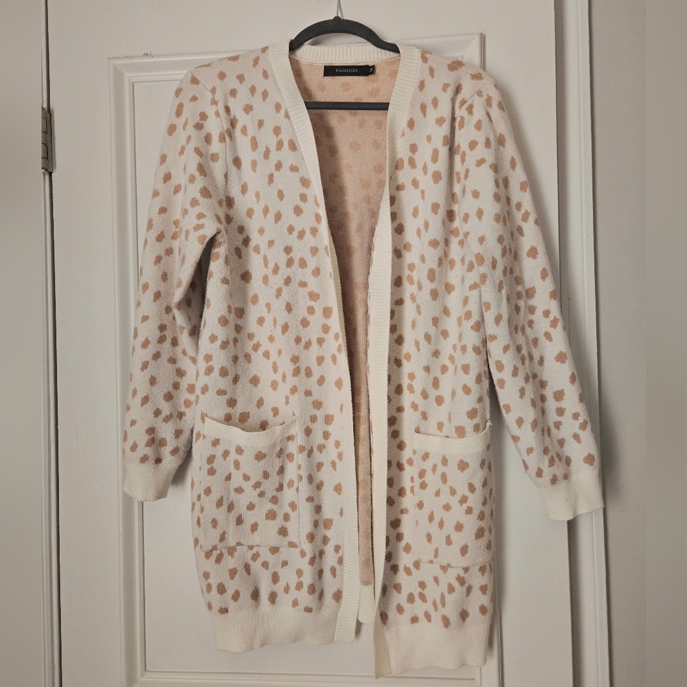 Amazon Women's Cream and Tan Cardigan Sweater